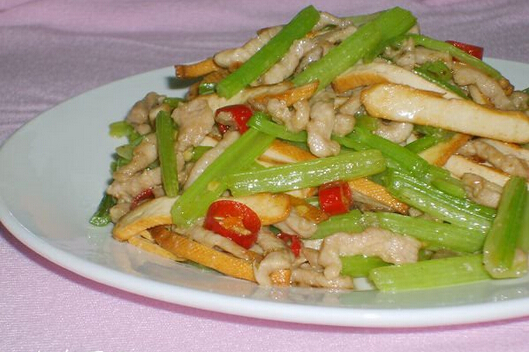 香干芹菜炒肉絲