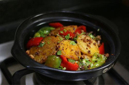 香辣干鍋土豆的做法