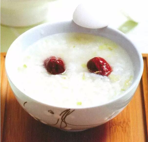 補脾養(yǎng)血的生姜大棗粥怎么做？