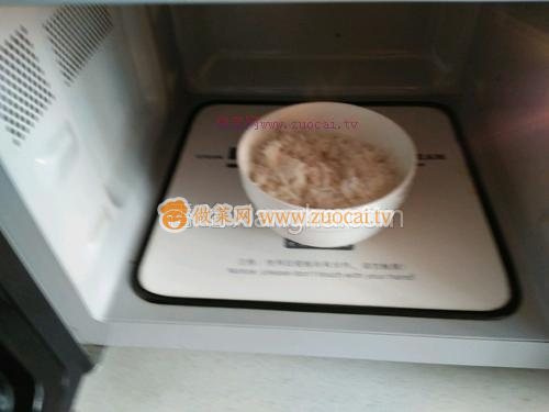 肉松火腿飯團(tuán)的做法