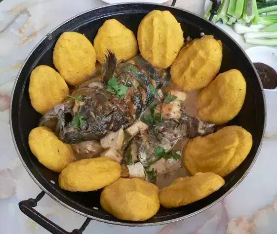 粗糧魚鮮美味魚鍋餅子怎么做？