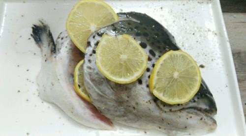 烤三文魚(yú)頭的做法