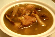 茶樹(shù)菇燉雞