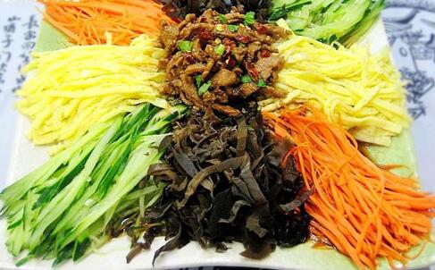 東北涼菜五彩大拉皮怎么做？