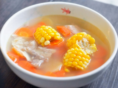 胡蘿卜玉米排骨湯胡蘿卜玉米排骨