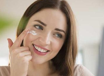 女人抗皺保養(yǎng)什么時(shí)候做好？