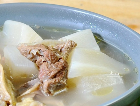 蘿卜燉牛腩的家常做法