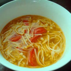 4個信號謹(jǐn)防免疫力下降 來碗金針菇番茄湯