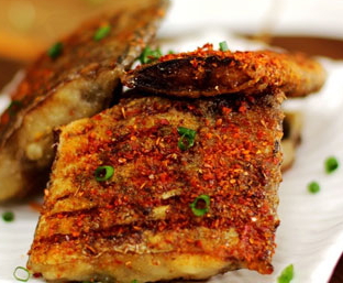 怎么做煎帶魚(yú) 香辣好吃沒(méi)一點(diǎn)腥味