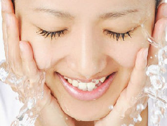 巧用淘米水洗臉能美白去暗沉 怎