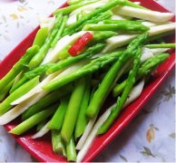 金鉤蘆筍炒茭白的做法視頻