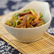 甜椒牛肉絲的做法視頻