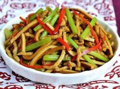 芹菜香干炒肉絲的做法視頻