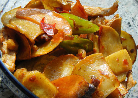 干蘑土豆片的視頻做法