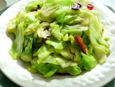 手撕包菜的做法視頻_手撕包菜怎么做好吃?