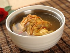蟲(chóng)草花煲雞湯