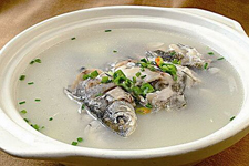 砂仁鯽魚(yú)湯