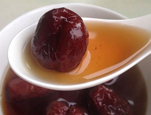 用紅棗煲湯需要去核嗎 紅棗去核后煲湯不上火