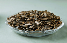 瓜子吃多了臉會變大嗎 怎么防止瓜子吃多了臉變大