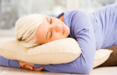 安眠藥喝酒一塊喝有什么作用 安眠藥為什么不能和酒一起喝