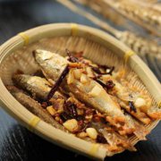 香辣小酥魚(yú)的做法
