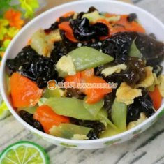 雞蛋木耳炒青筍的做法