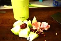 冬季進補，冬瓜排骨湯的做法步驟2