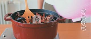 一廚作琺瑯鍋燜小龍蝦的做法步驟：5