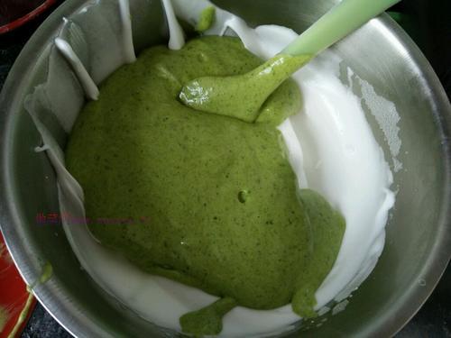 菠菜汁戚風(fēng)蛋糕的做法