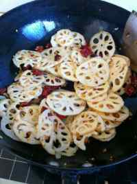 干煸酸辣藕片的做法步驟8