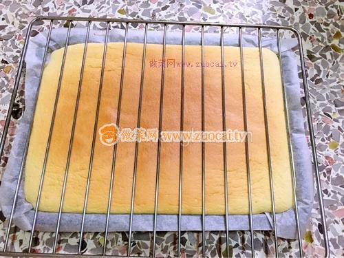 藍(lán)莓蛋糕卷的做法