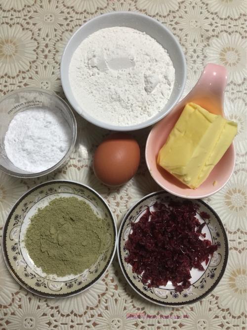 抹茶蔓越莓餅干的做法