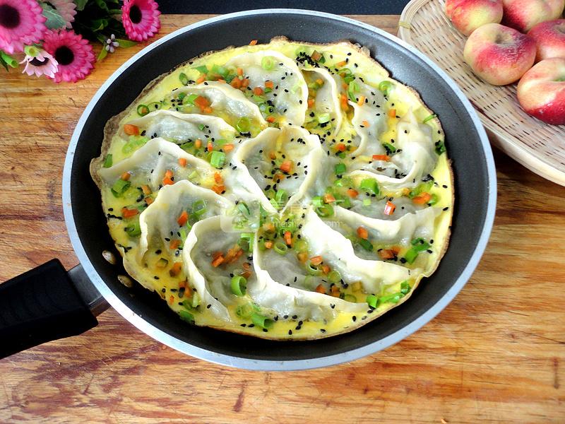 抱蛋煎餃的做法