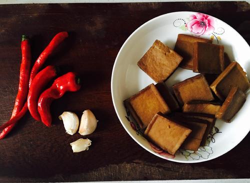 爆炒肉絲醬干的做法