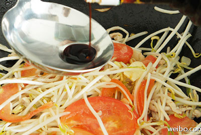 家常肉絲炒面怎么做簡單，卻噴噴香的好吃