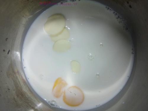 樹(shù)莓白朱古力慕斯的做法