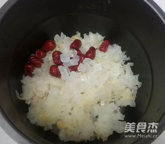 冰糖紅棗銀耳羹#孕產(chǎn)婦食譜#的做法