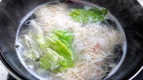 香辣酸湯面的做法