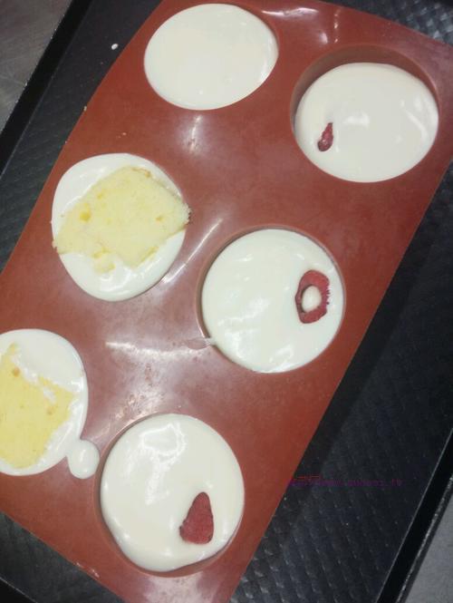 樹(shù)莓白朱古力慕斯的做法