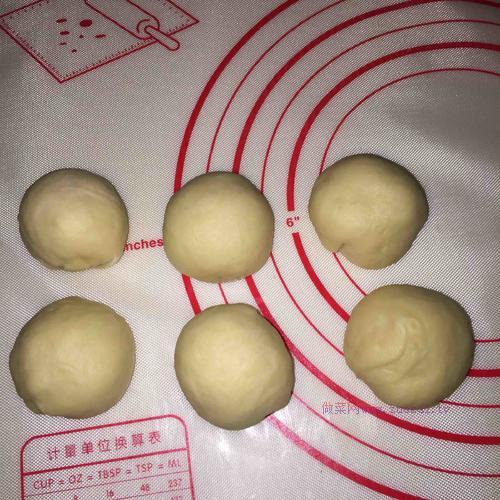 太陽(yáng)花早餐面包圈的做法