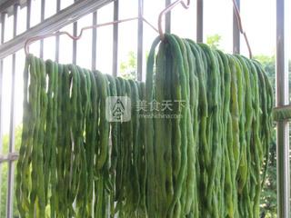 充分利用夏日陽(yáng)光——曬干豇豆0的做法步驟：8