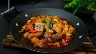 啤酒燜魚，好吃的讓你意想不到。的做法步驟：7