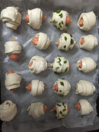 酥皮香腸卷的做法步驟：5