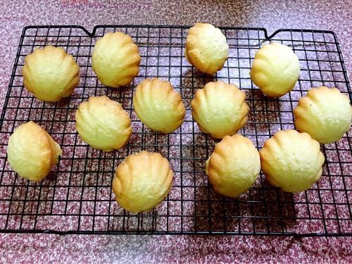 瑪?shù)铝盏案獾淖龇?/ data-3onG=