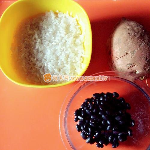 黑豆紅薯粥的做法