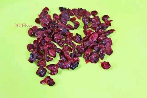 來(lái)一口糯香的蔓越莓牛角包香到整個(gè)人都融化了的做法