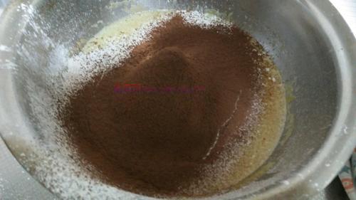 可可戚風(fēng)蛋糕（8寸）的做法