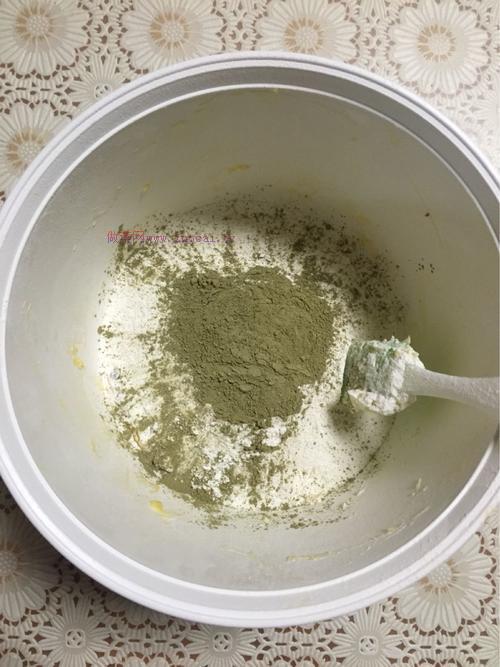 抹茶蔓越莓餅干的做法
