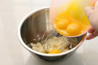 雙色燙面戚風(fēng)蛋糕的做法步驟7