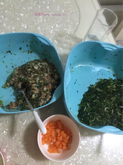 蘿卜莖葉餡南瓜皮包子的做法